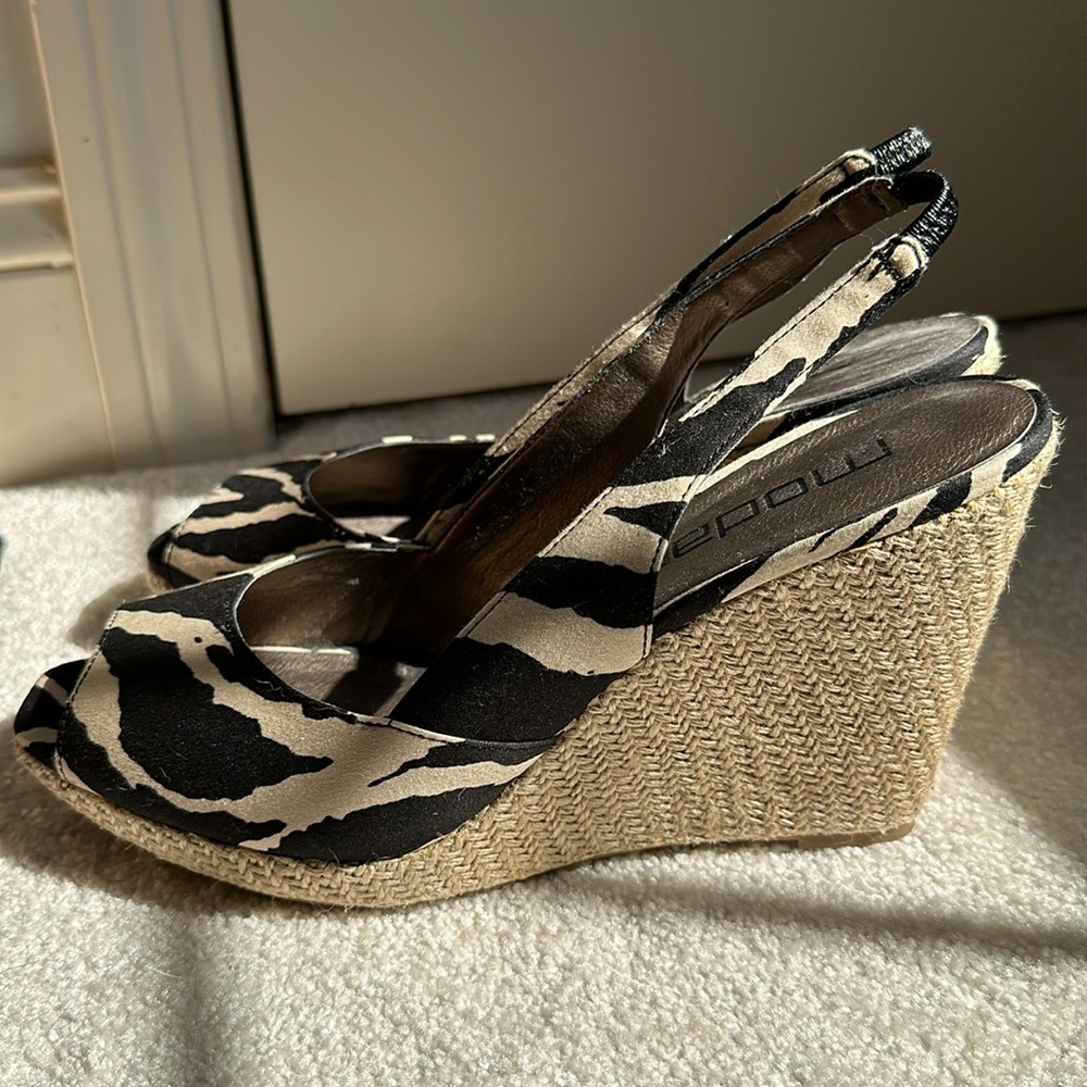 Moda zebra print wedge sandals!
